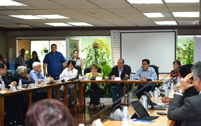 1272 10BB Gobierno discute